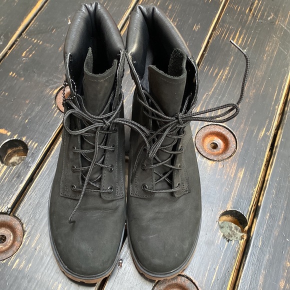 WOMEN'S TIMBERLAND® PREMIUM 6-INCH WATERPROOF BOOTS - Picture 5 of 14